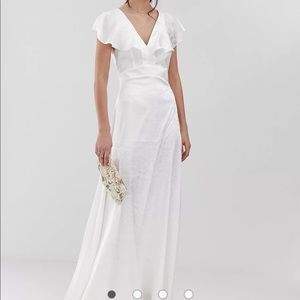 BRIDES TO BE 💕 Y.A.S ruffle sleeve jacquard maxi in White